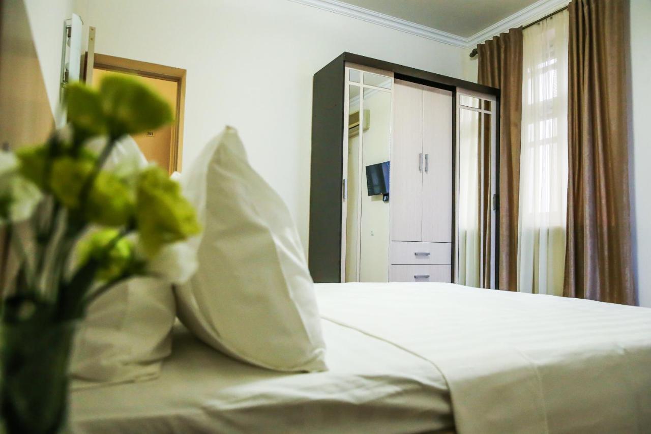 Alba Hotel Yerevan Ngoại thất bức ảnh