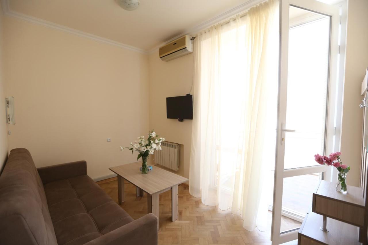 Alba Hotel Yerevan Ngoại thất bức ảnh