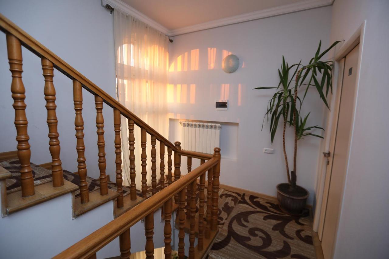 Alba Hotel Yerevan Ngoại thất bức ảnh