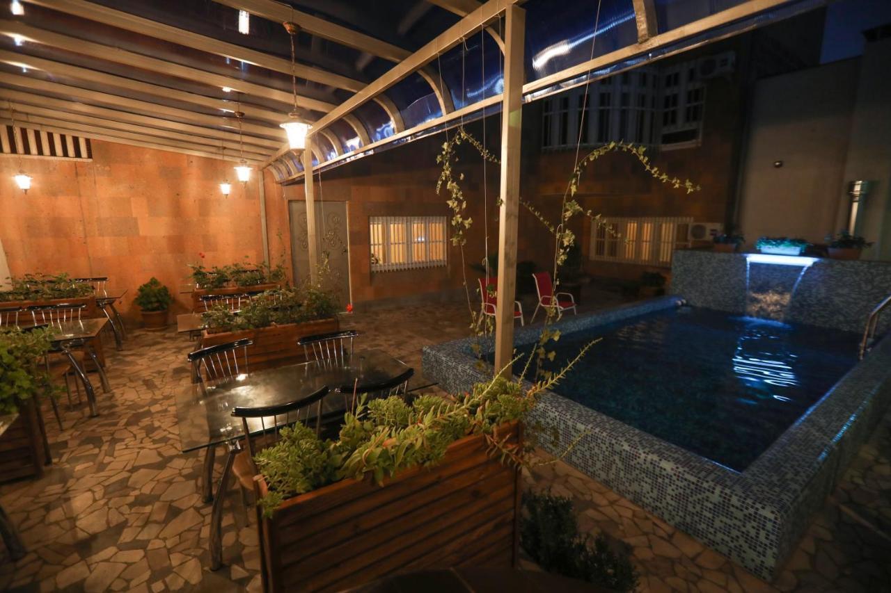 Alba Hotel Yerevan Ngoại thất bức ảnh